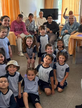 Visita al Hogar de Ancianos