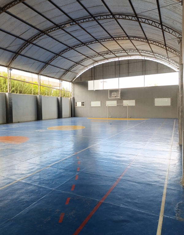 Quadra Esportiva: Movimento, Saúde e Convivência.