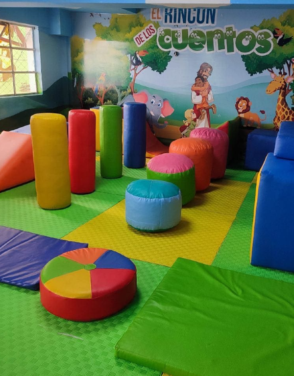 CANCHA Y SALA DE PSICOMOTRICIDAD