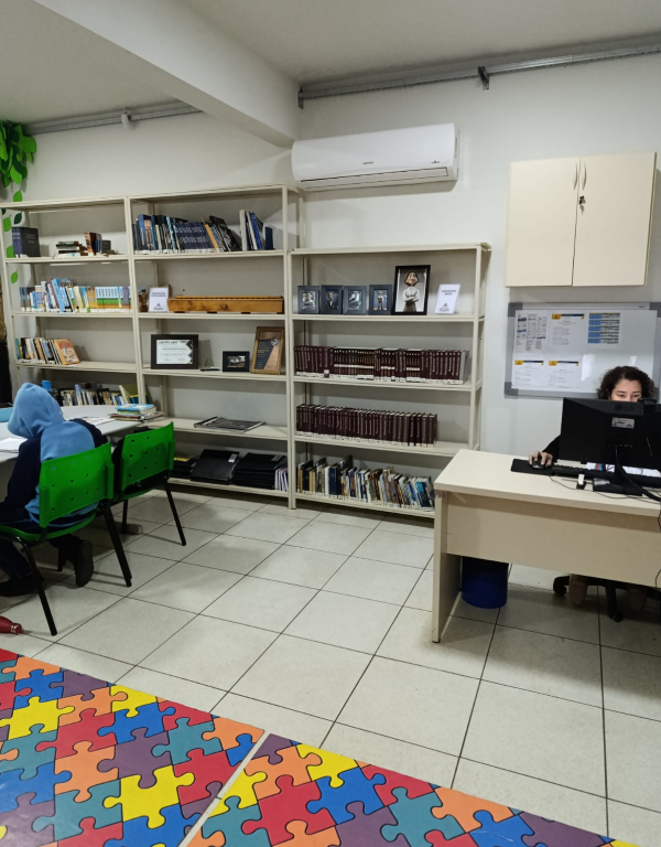 Biblioteca: Espaço de Conhecimento, Imaginação e Descobertas