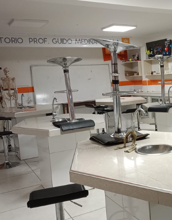 LABORATORIO DE QUIMICA, BIOLOGIA Y FISICA
