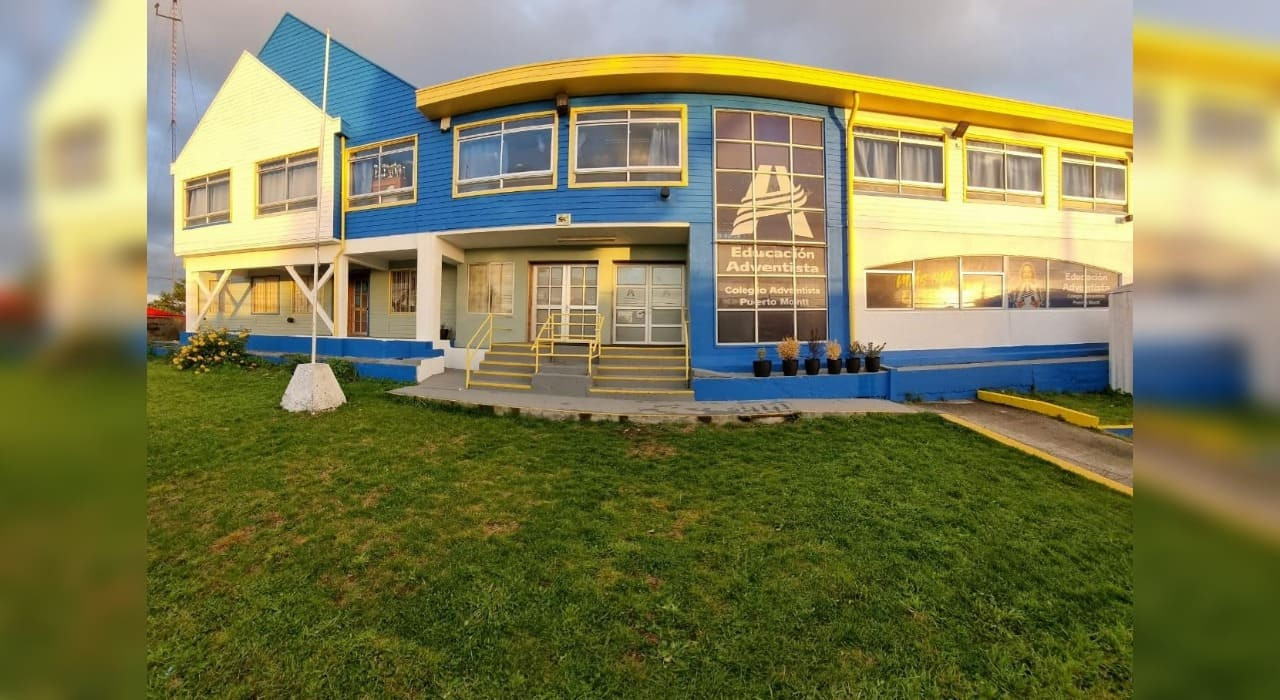 Frente Indefinido pasillo Escuela Adventista de Puerto Montt | Educación Adventista