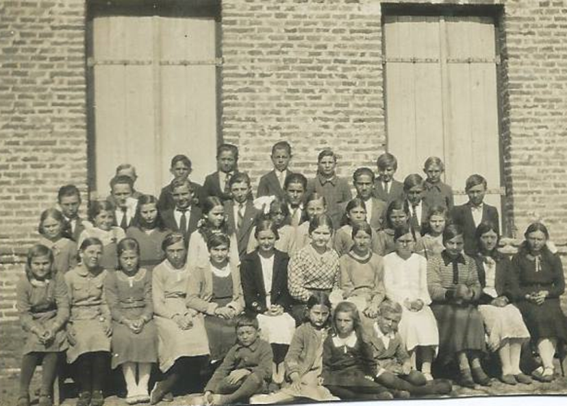 Escuela en el templo construído en 1921