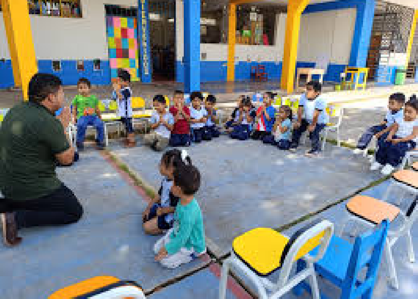 Alumnos en conexió con el cielo.