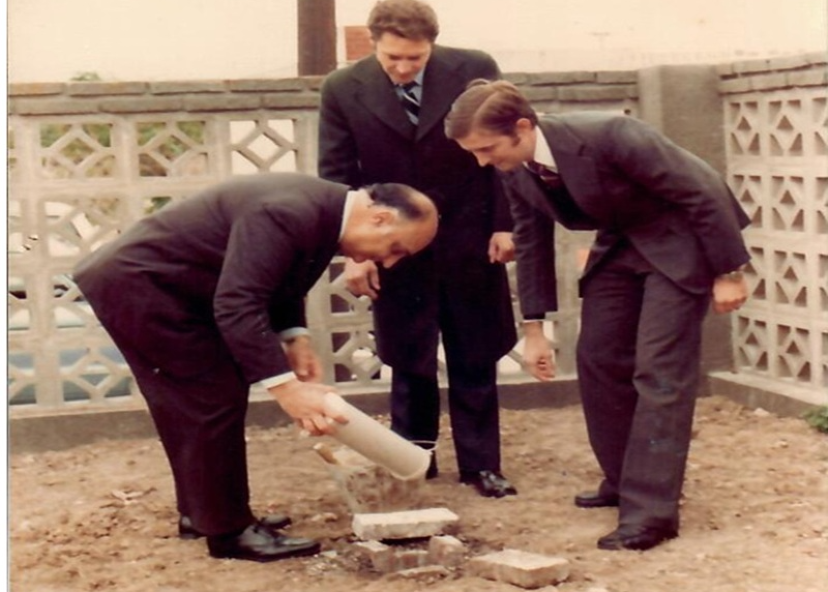 Colocación de la piedra fundamental